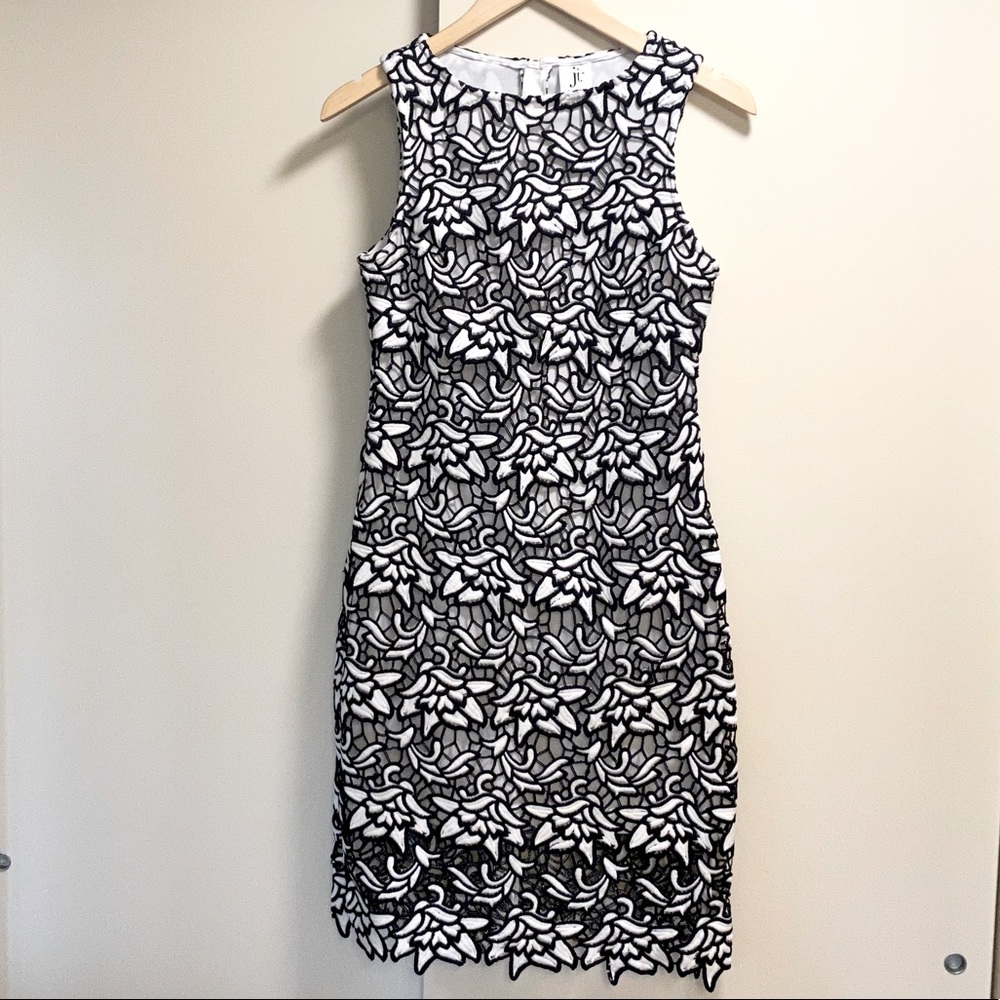 Black & White Lace Shift Dress Size 4